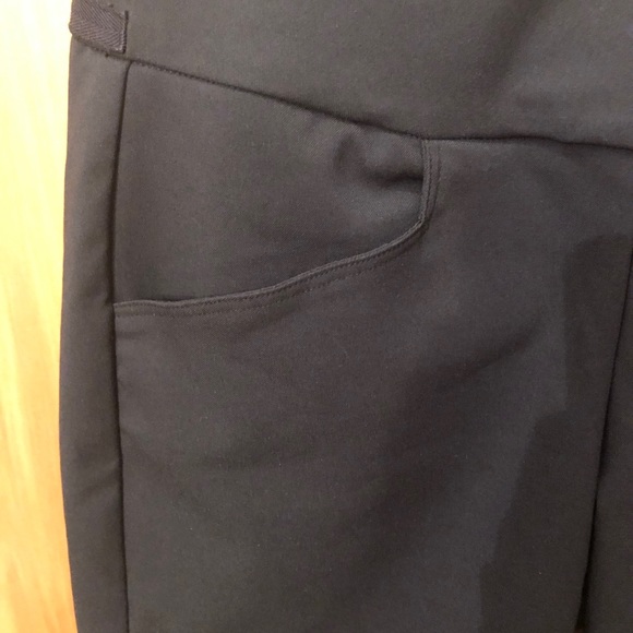 Under Armour Womens XS Golf Shorts - Picture 3 of 10